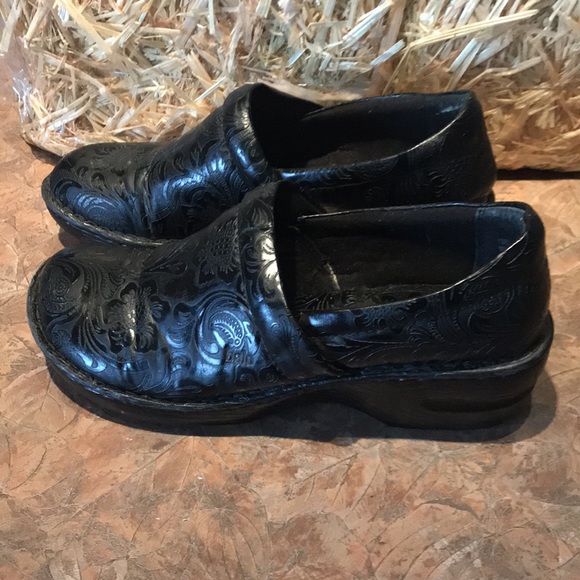 BOLO black paisley print slip on clogs - Picture 5 of 11